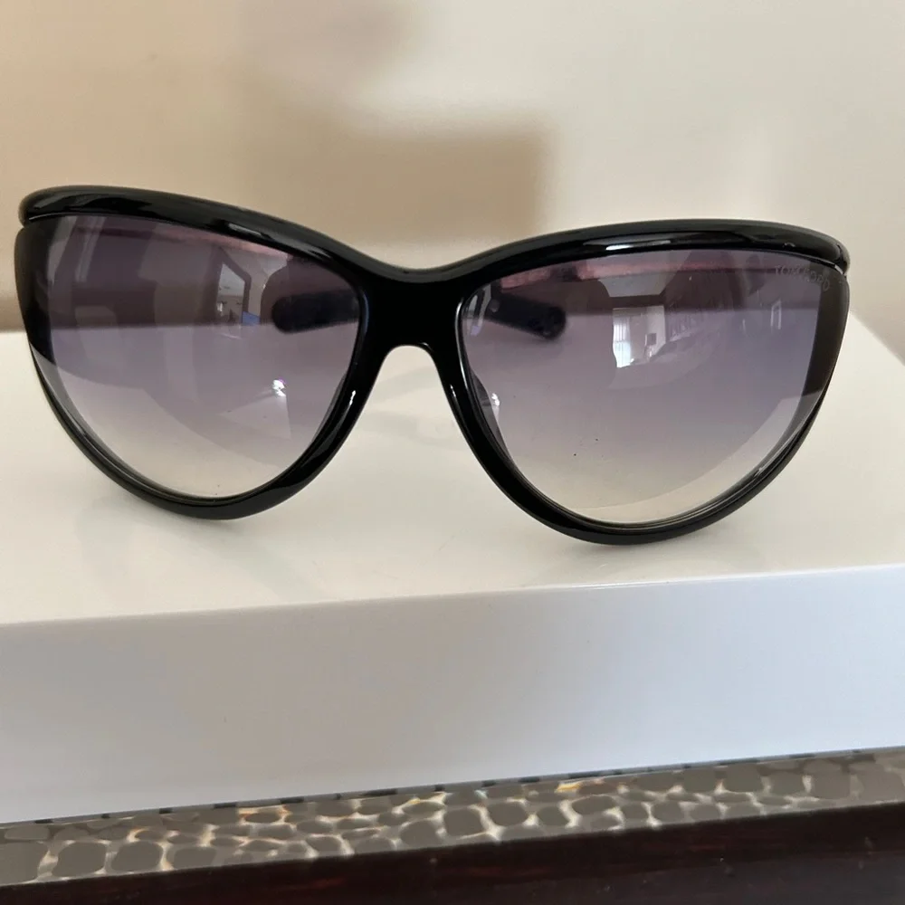 Tom Ford Black Sunglasses - Picture 1 of 3